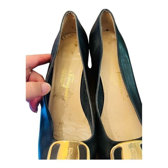 Vintage Salvatore Ferragamo Low Heel Pumps Blue Leather Gold Accent Size 8 AA - Picture 4 of 15